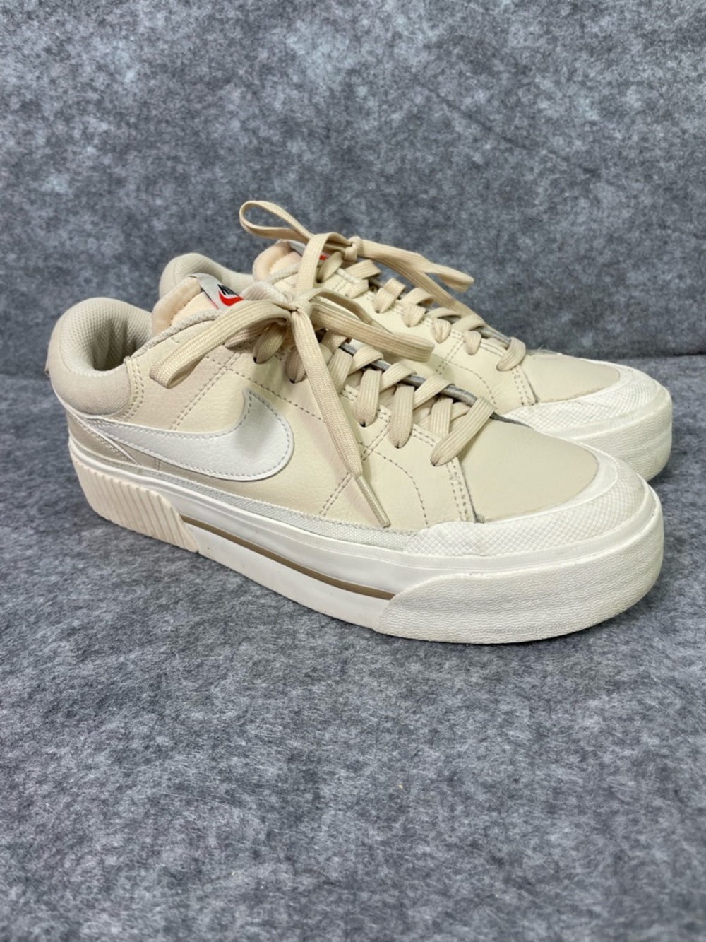 Nike Shoes Womens Size 8 Beige Leather Low Top Platform Sneakers DM7590-200.